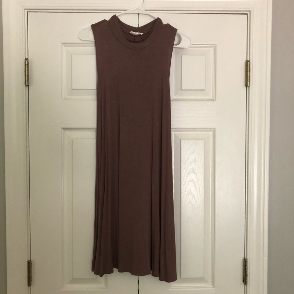 Lovely, versatile brown dress